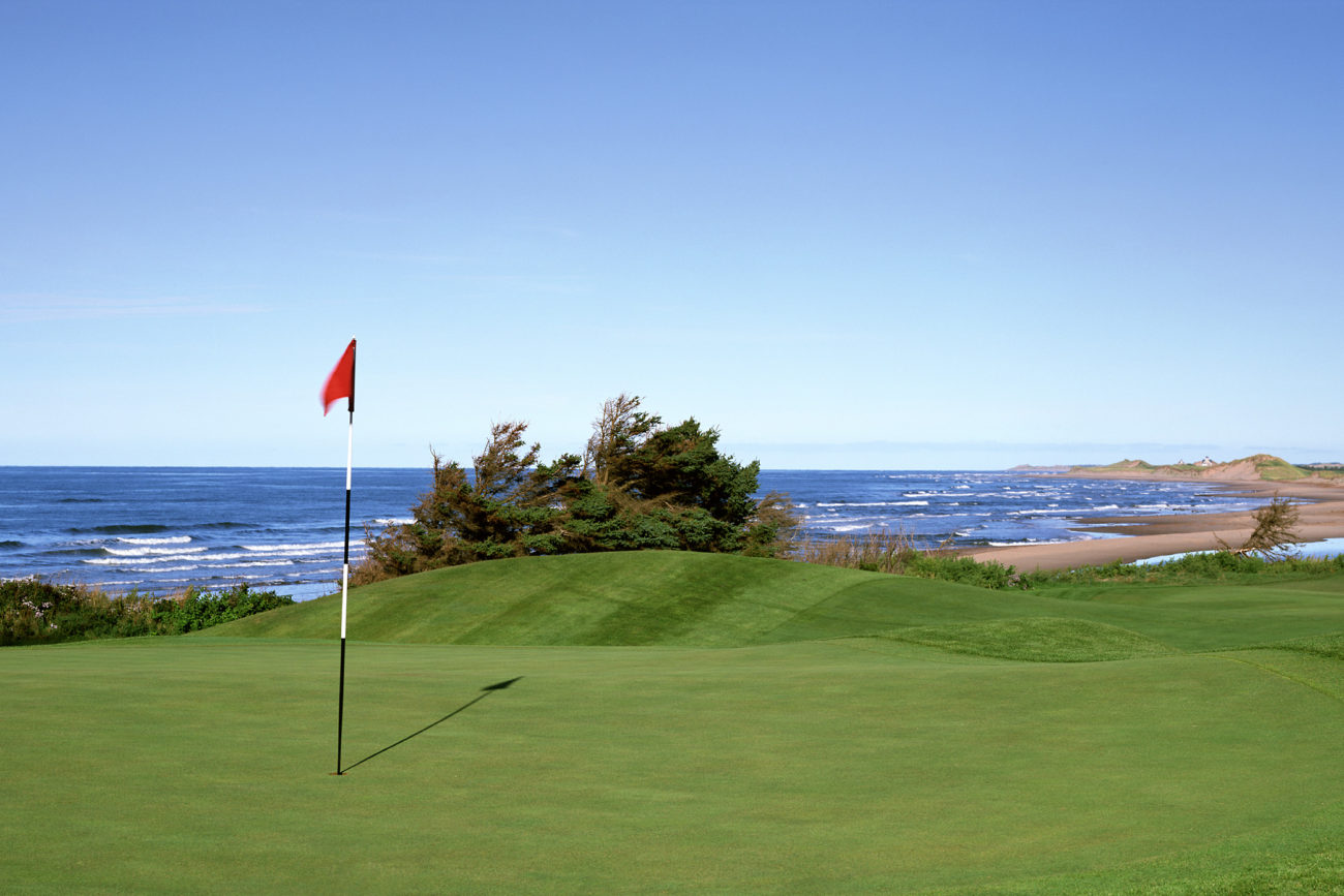Golf green with an ocean view at Rodd Crowbush on PEI